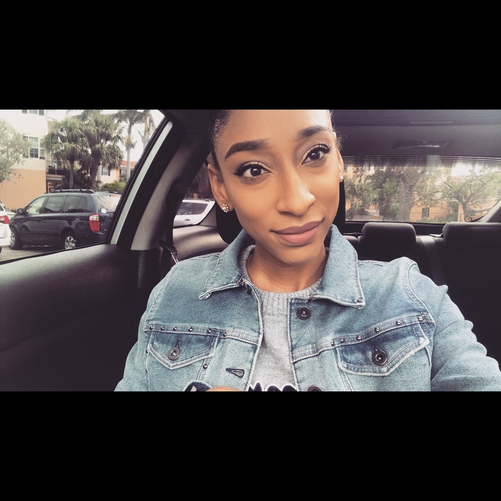Meet your Posher, Naudia